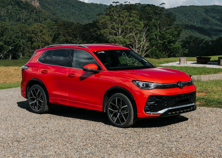 Novate a 2024 Volkswagen Tiguan 150TSI R-Line MY25 through Remserv novated leasing today.